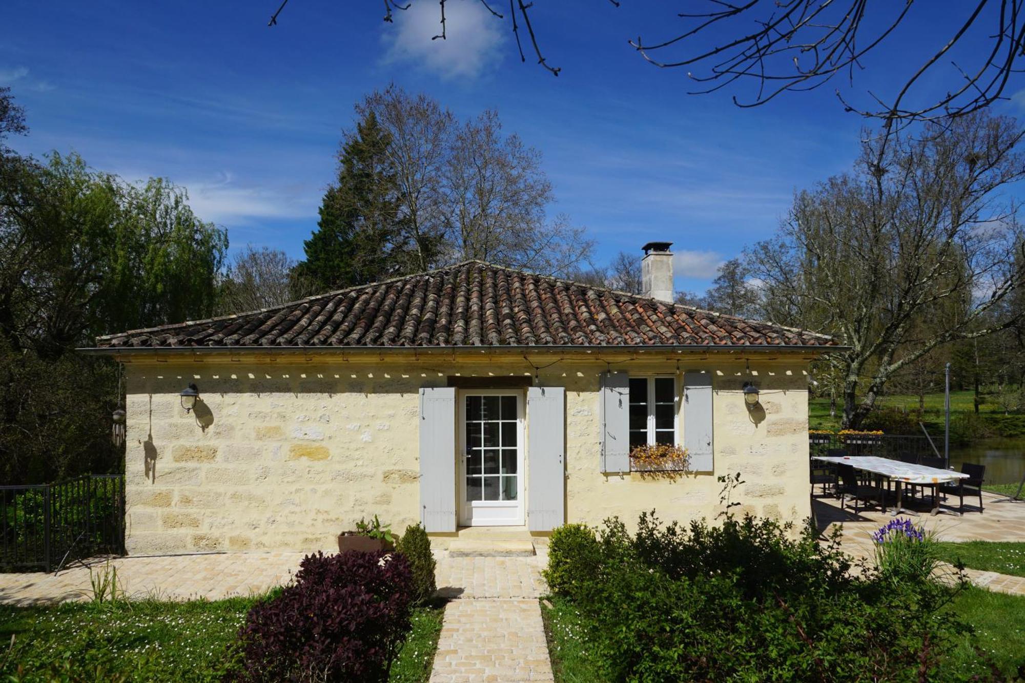 Moulin Notre Dame Hotel Saint-Genes-de-Castillon Exterior photo